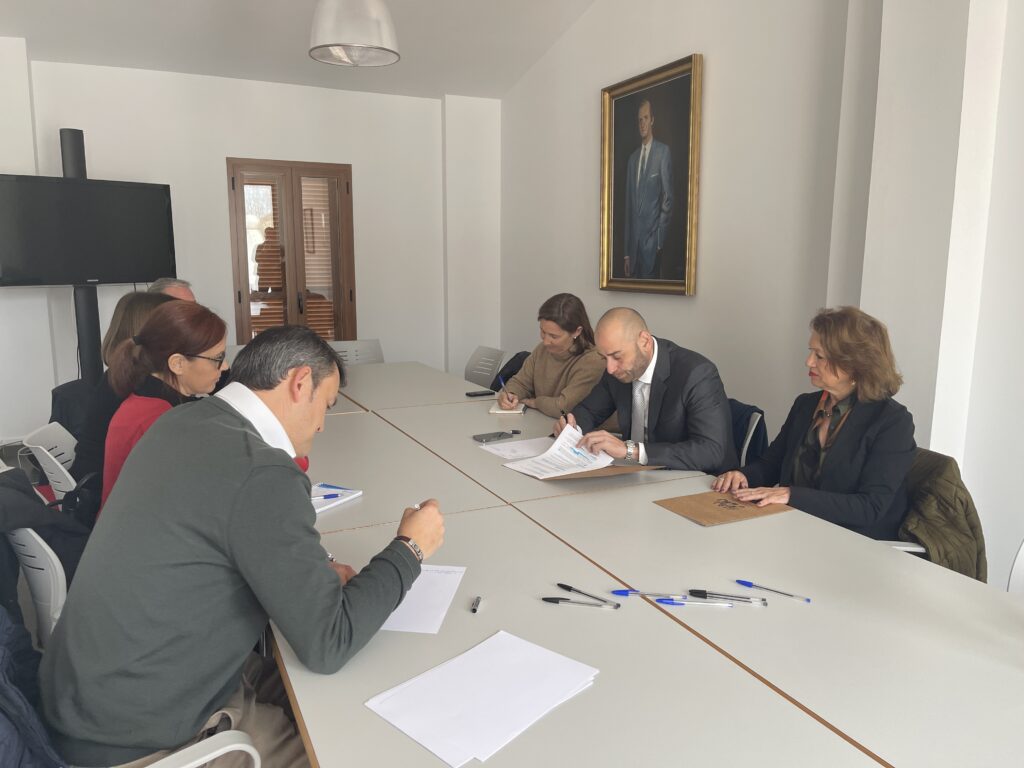 Reunión del PP Dénia con el Cercle Empresarial de la Marina Alta para poner en valor sus reivindicaciones históricas